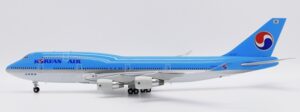 JC Wings 1:200 Korean Air Boeing B747-400 HL7477 (XX7477)