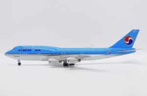 JC Wings 1:200 Korean Air Boeing B747-400 HL7477 (XX7477)