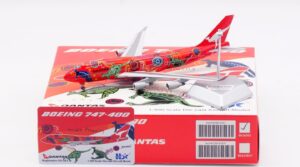HX Models 1:400 Qantas Airways Boeing B747-400(ER) "Wunala Dreaming - Flaps Up" VH-OEJ (B616501)