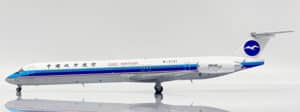 JC Wings 1:200 China Northern Airlines McDonnell Douglas MD-82 B-2121 (KJ-MD82-020)