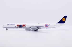 JC Wings 1:200 Lufthansa Airbus A340-600 "FC Bayern Munchen" D-AIHK (XX20689)