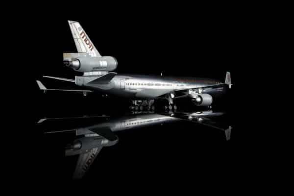 SQ Wings 1:200 McDonnell Douglas MD-11 