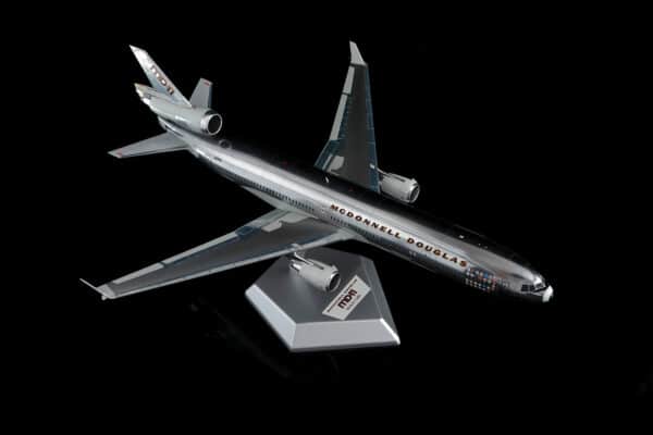 SQ Wings 1:200 McDonnell Douglas MD-11 