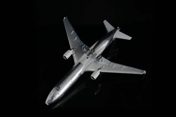 SQ Wings 1:200 McDonnell Douglas MD-11 