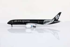SQ Wings 1:200 Air New Zealand Boeing B787-9 Dreamliner "All Blacks" ZK-NZE (L2182)