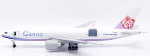 JC Wings Interactive Series 1:200 China Airlines Cargo Boeing B777-F B-18771 (XX20101C)