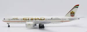 JC Wings 1:200 Etihad Airways Boeing B777-200(LR) "2015 Formula 1 Grand Prix - Flaps Up" A6-LRD (XX20318)