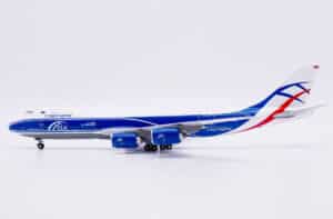 JC Wings Interactive Series 1:400 Cargologicair Boeing B747-8F G-CLAB (XX40151C)
