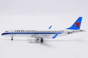 JC Wings 1:400 China Southern Airlines Embraer ERJ-190LR B-3199 (XX40276)