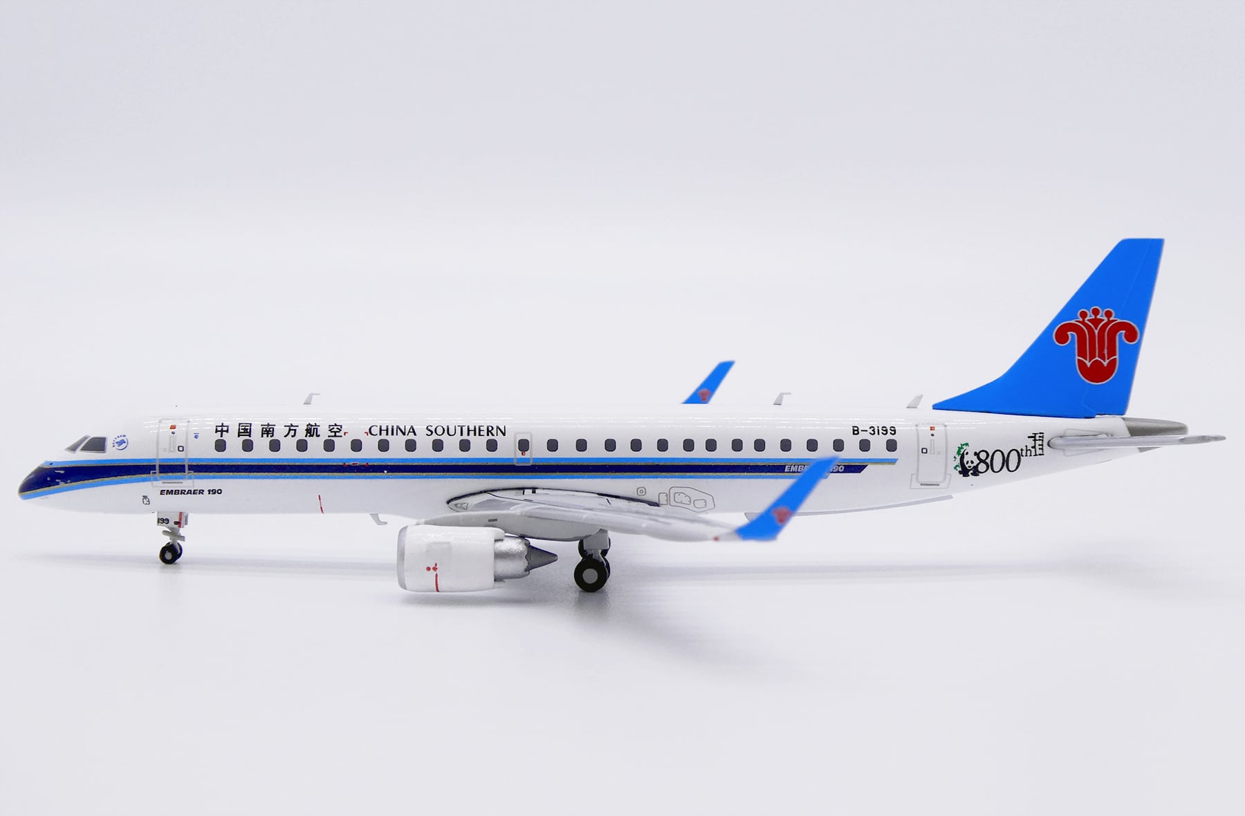 JC Wings 1:400 China Southern Airlines Embraer ERJ-190LR B-3199 (XX40276)