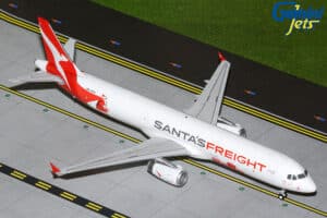 Gemini Jets 1:200 Qantas Freight (Express Freighters) Airbus A321-200(P2F) "Santa's Freight" VH-XF4 (G2QFA1477)