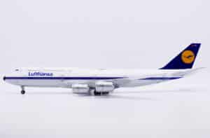 JC Wings 1:200 Lufthansa Boeing B747-8i "Retro" D-ABYT (XX20454)