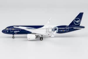 NG Models 1:400 Lufthansa Airbus A320neo "100th Anniversary" D-AING (NG15072)