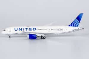 NG Models 1:400 United Airlines Boeing B787-8 Dreamliner N30913 (NG59033)