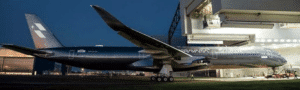 Aviation 400 1:400 STARLUX Airlines Airbus A350-1000 XWB "Airsorayama Silver" B-58553 (AV4430)
