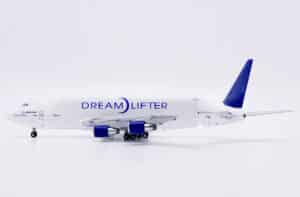 JC Wings Interactive Series 1:400 Boeing Aircraft Company Boeing B747-400(LCF) Dreamlifter N718BA (LH4429C)