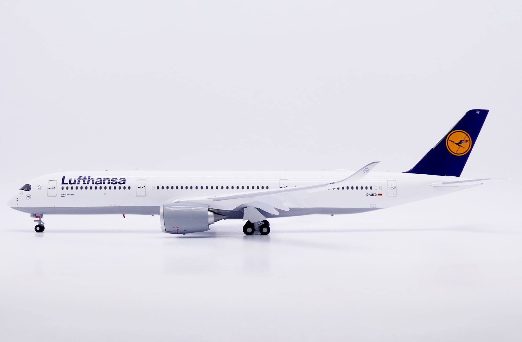 JC Wings 1:200 Lufthansa Airbus A350-900 XWB "Bonn - Flaps Down" D-AIXD (XX20833A)