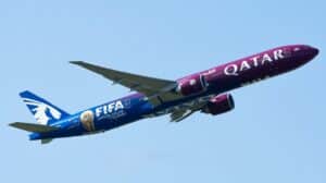 JC Wings 1:200 Qatar Airways Boeing B777-300(ER) "FIFA Airline of the Journey - Flaps Down" A7-BEH (SA2130A)
