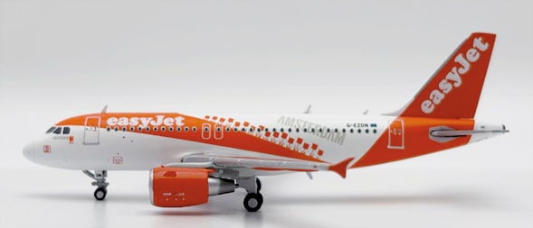 JC Wings 1:400 easyJet Airbus A319-100 "Amsterdam" G-EZDN (EW4319003)
