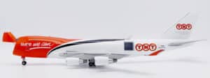 JC Wings Interactive Series 1:200 TNT Express Boeing B747-400ERF "Peter Abeles 1924 - 1999" OO-THA (XX20305C)