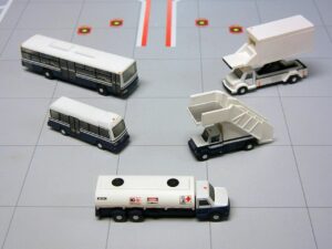 Gemini Jets 1:200 Ground Service Equipment (GSE) Airport Service Vehicles Set (G2APS450)