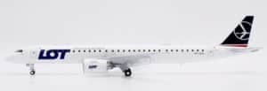 JC Wings 1:200 LOT Polish Airlines Embraer E195-E2 "Flaps Down" SP-LEA (XX20872A)