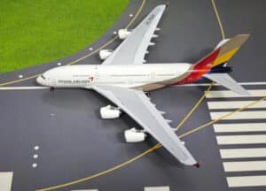Aviation 400 1:400 Asiana Airlines Airbus A380-800 HL7634 (AV4428)