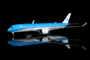 SQ Wings 1:200 KLM Royal Dutch Airlines Airbus A350-900 XWB "The Night Watch - Flaps Down" PH-ZNA (L2413FD)