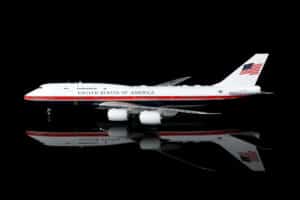 SQ Wings 1:200 United States Air Force (USAF) Boeing VC-25B Bridge (B747-8i) "Flaps Up" 25-33000 (L2418)